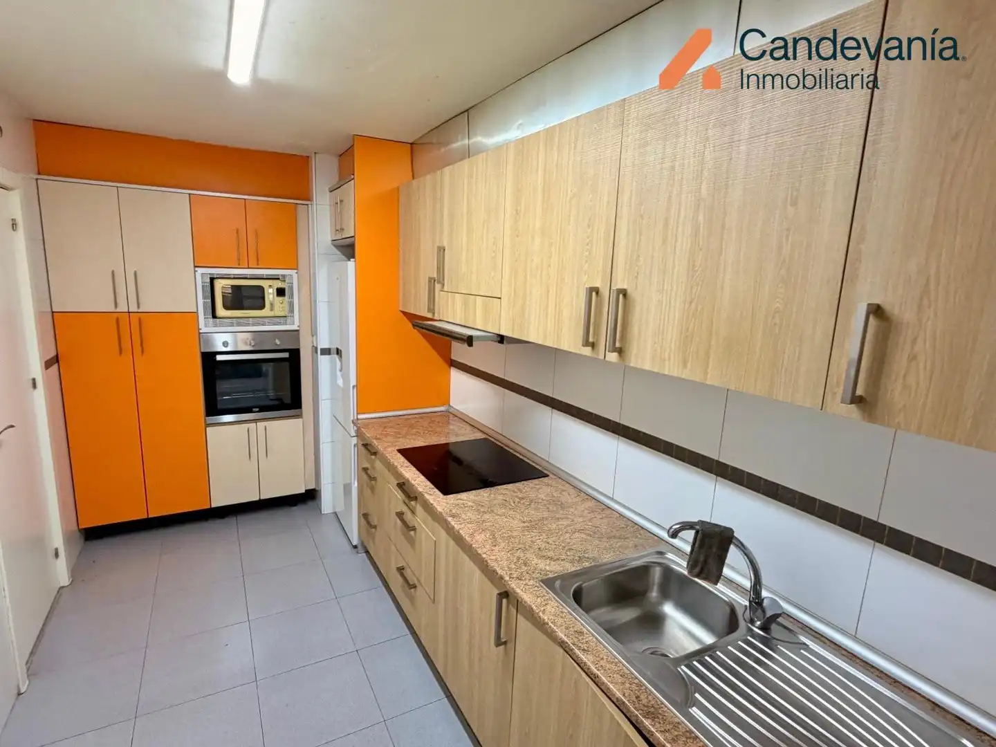 Cocina de Piso en venta en Zuera con Calefacción, Terraza y Horno