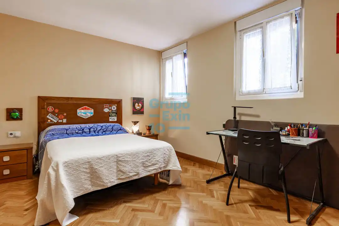 Habitación de Piso en venta en Donostia - San Sebastián  con Calefacción y Balcón