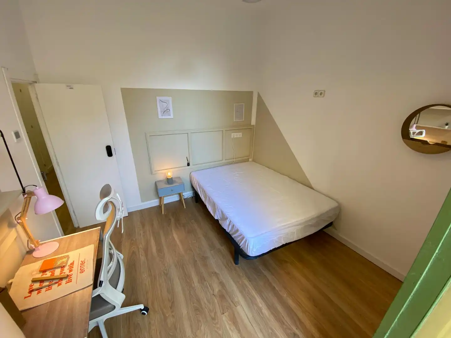 Bedroom of Flat for share in Barcelona  with Air Conditioner, Furnished and Washing machine