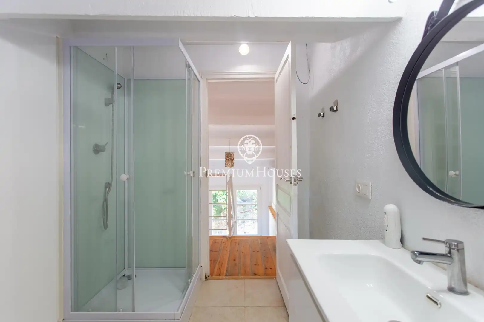 Bathroom of Houses for sale in Mataró