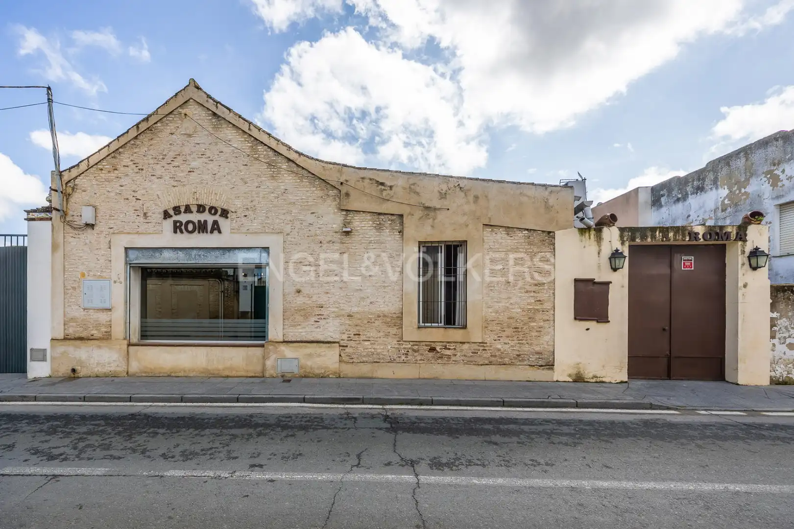 Exterior view of Commercial properties for sale in Villanueva del Ariscal  with Air Conditioner, Heating and Furnished