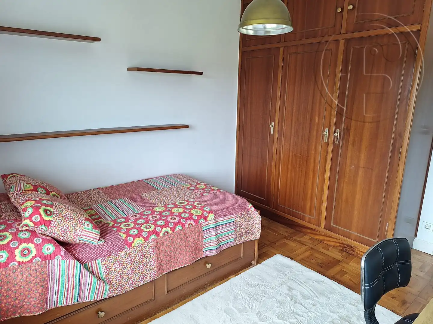 Dormitori de Pis de lloguer en Piélagos amb Calefacció, Parquet i Terrassa