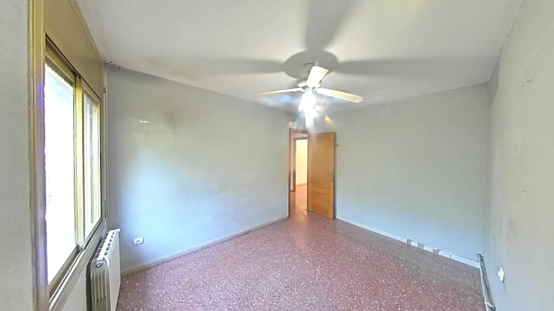 Dormitori de Apartament en venda en Terrassa amb Aire condicionat i Balcó