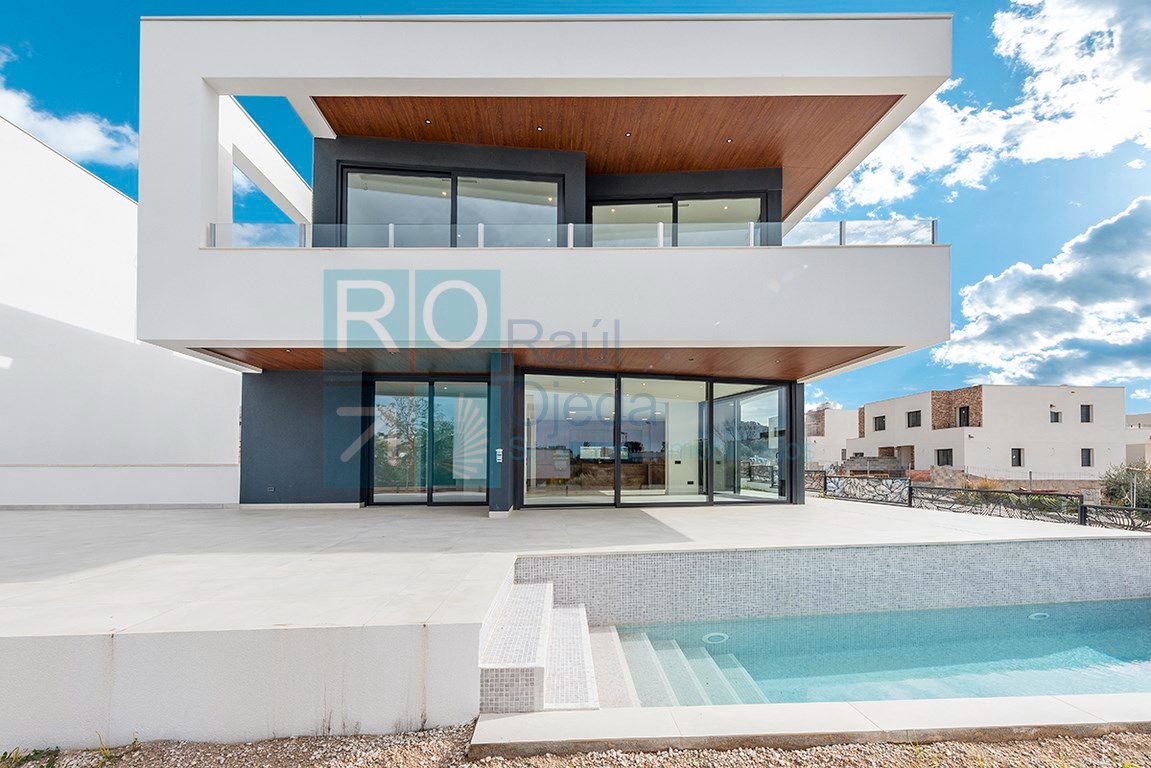 Exterior view of House or chalet for sale in Cambrils  with Air Conditioner, Heating and Private garden