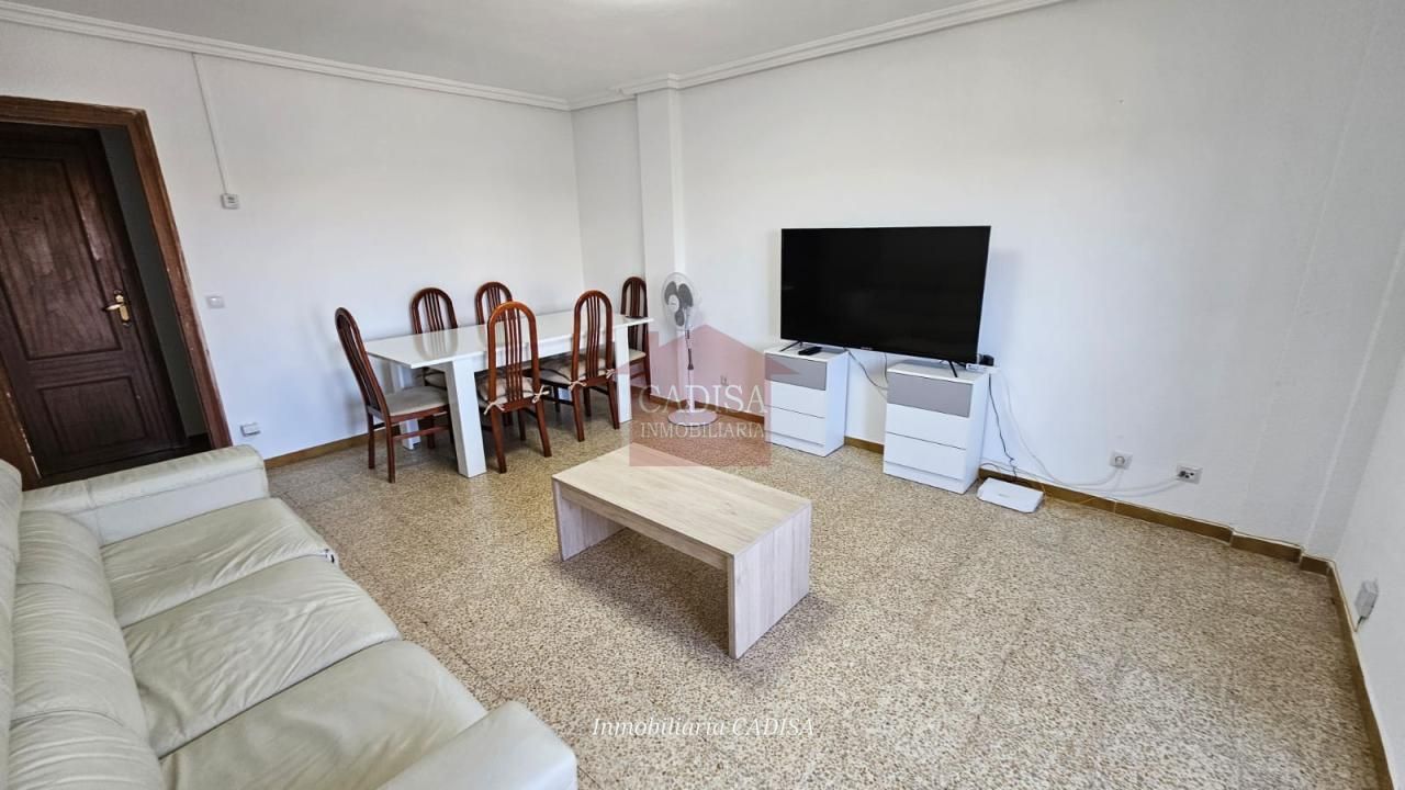 Sala d'estar de Pis en venda en Salamanca Capital amb Calefacció, Terrassa i Moblat