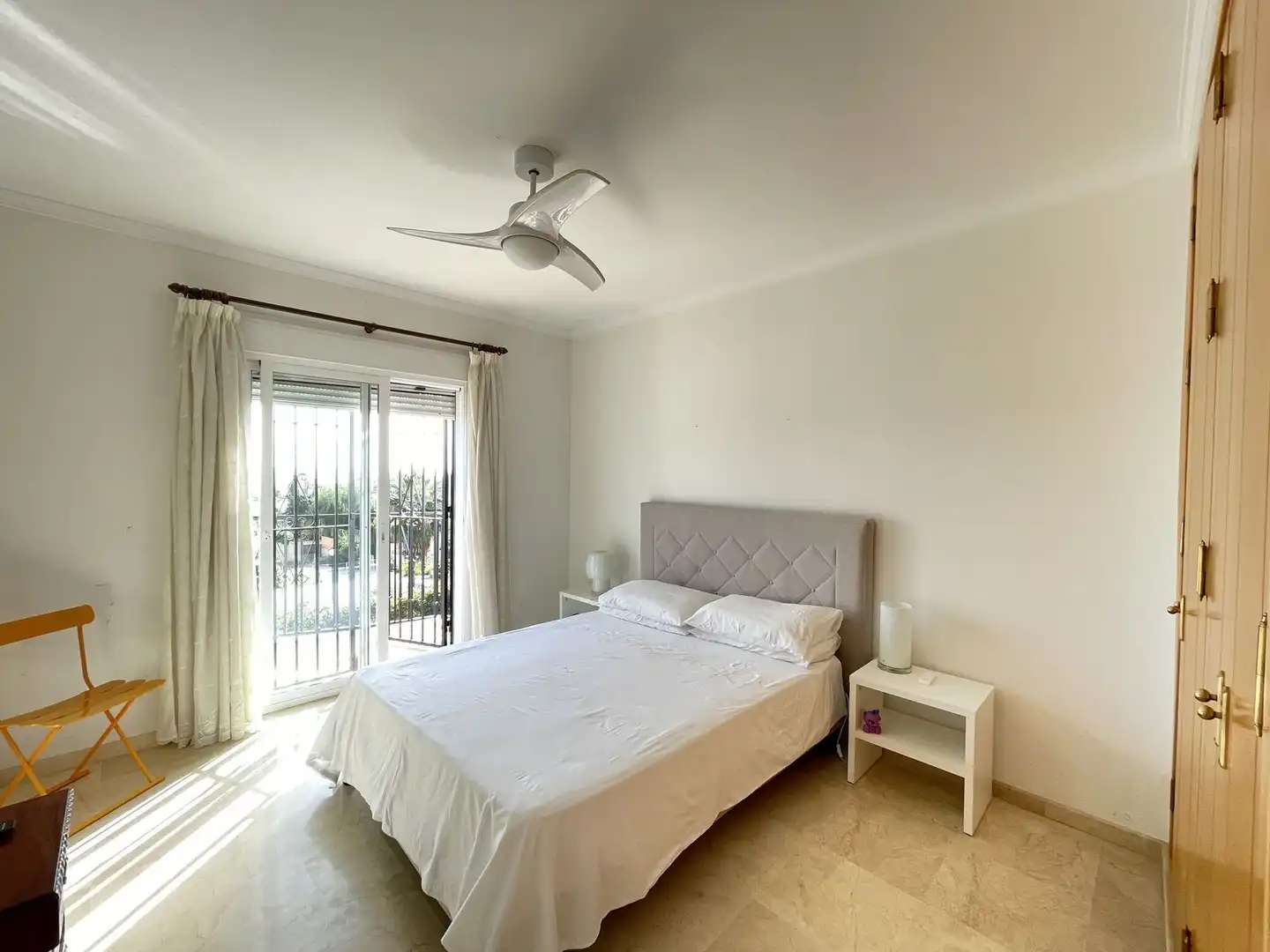 Bedroom of Houses for sale in Estepona  with Air Conditioner, Private garden and Terrace