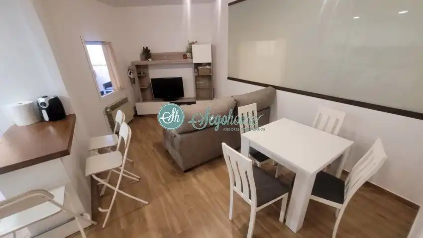 Sala de estar de Piso de alquiler en Segovia con Calefacción, Terraza y Amueblado