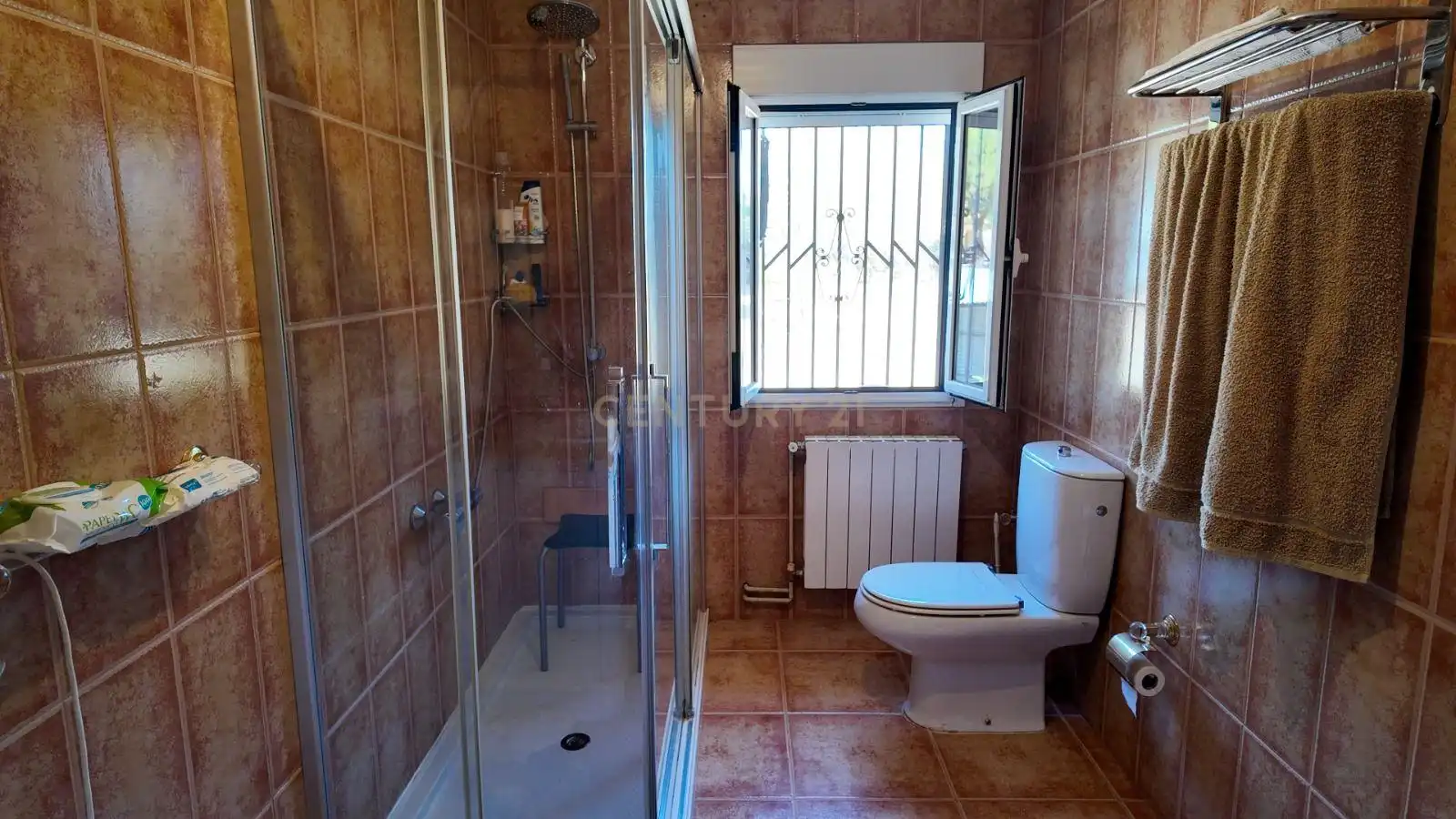 Bany de Casa o xalet en venda en Casar de Cáceres amb Aire condicionat, Jardí privat i Traster