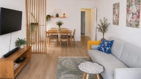 Se vende piso en Vilanova de Arousa  3 Dormitorios, 2 Baños y Ascensor.