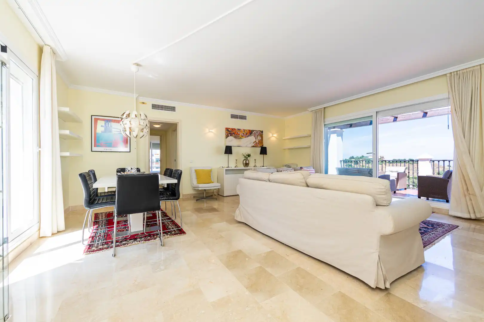 Sala de estar de Ático en venta en Mijas con Aire acondicionado, Terraza y Piscina