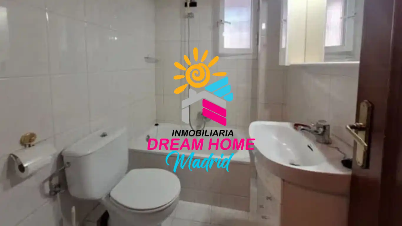 Baño de Piso en venta en  Madrid Capital con Terraza