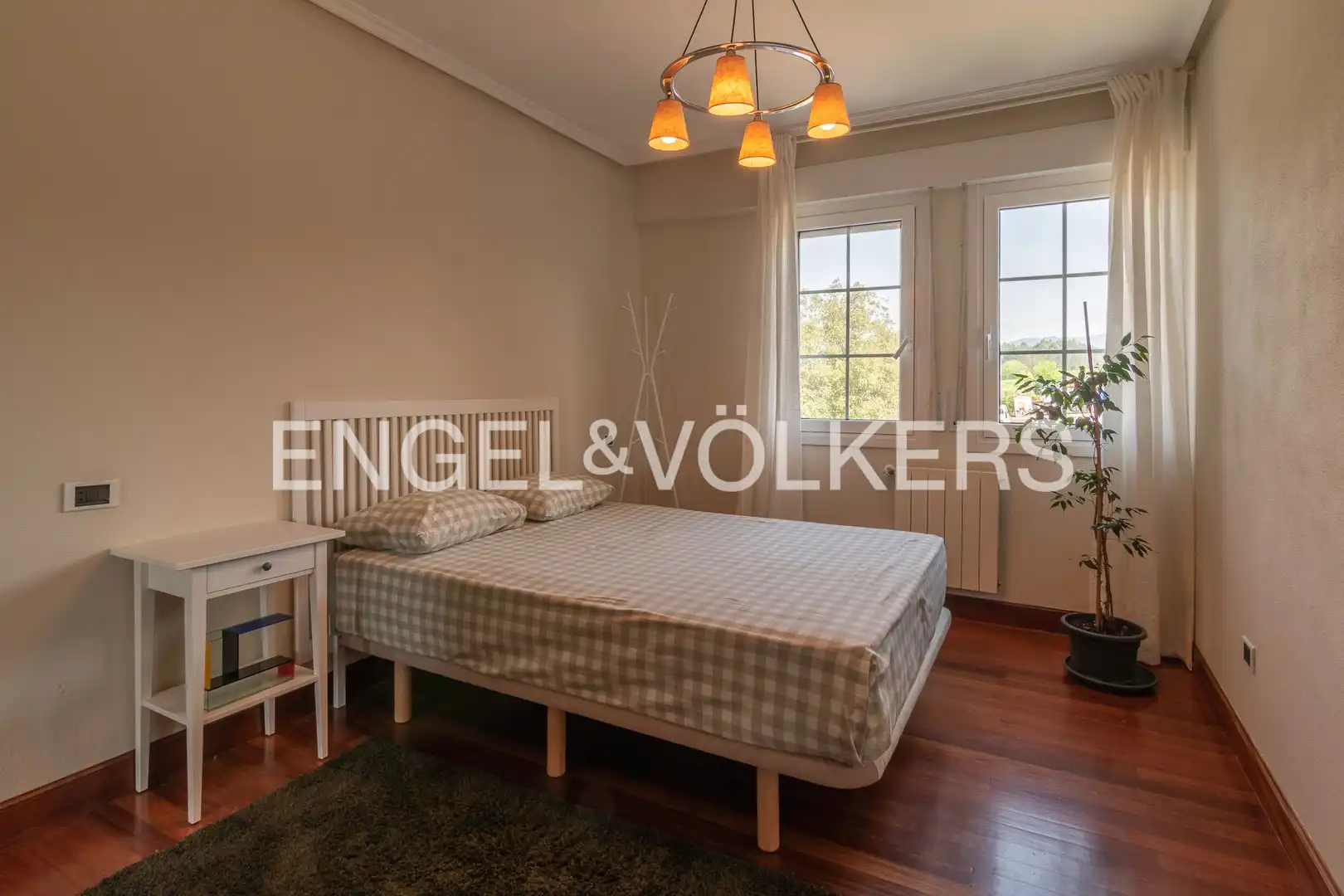 Schlafzimmer von Einfamilien-Reihenhaus zum Verkauf in Gamiz-Fika mit Heizung, Privatgarten und Terrasse