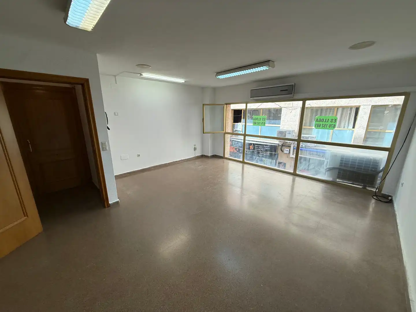 Local comercial en alquiler en Carrer de Sant Joan, imagen 4
