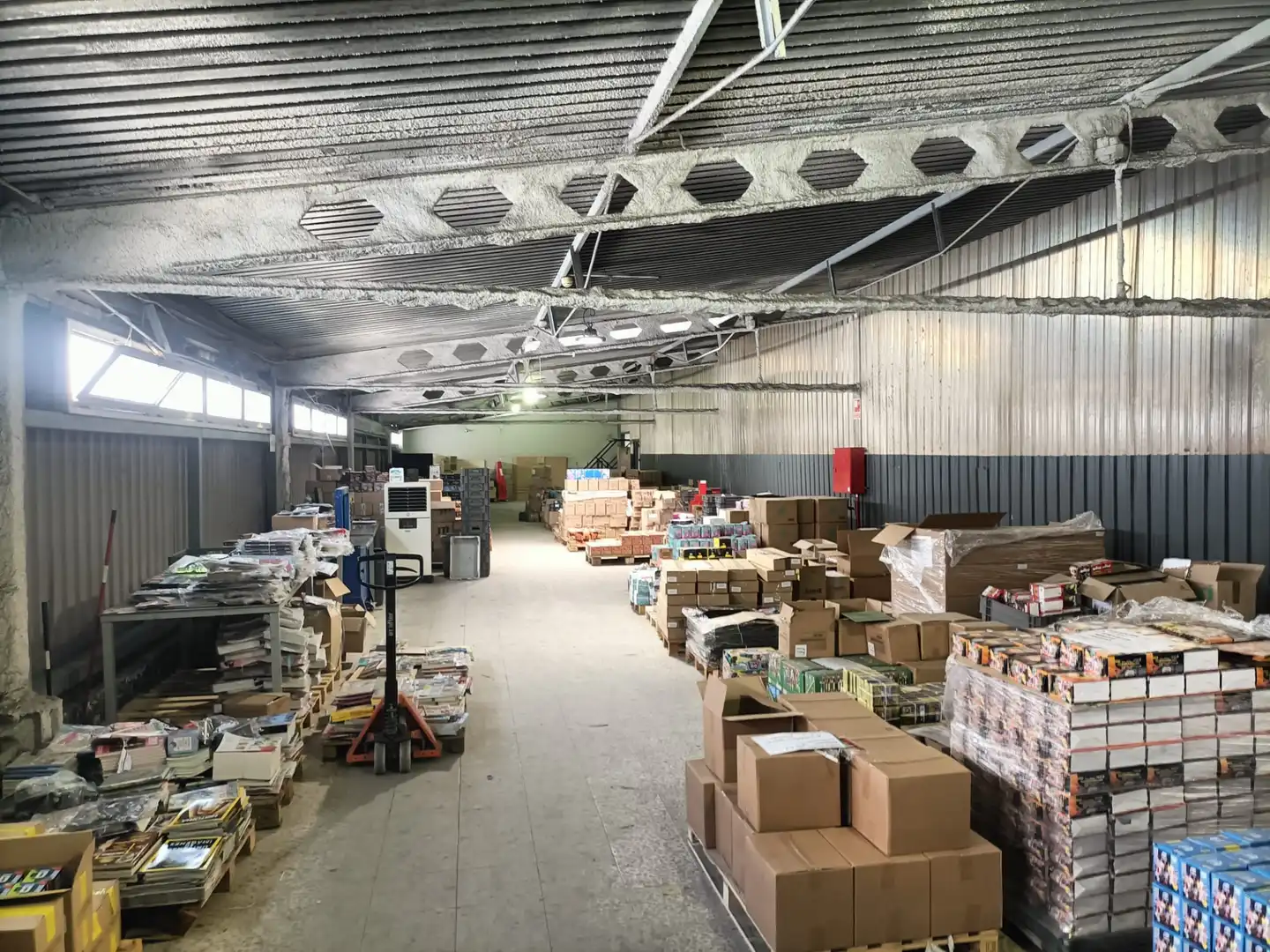 Nave industrial de alquiler en Barcelona con Calefacción y Alarma