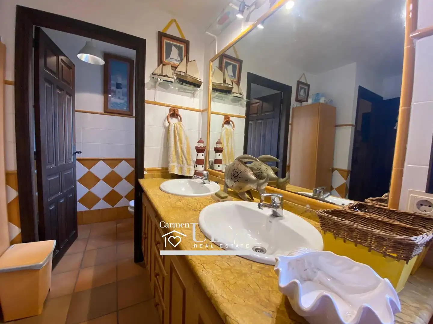 Bany de Casa o xalet en venda en Alicante / Alacant amb Jardí privat, Terrassa i Traster