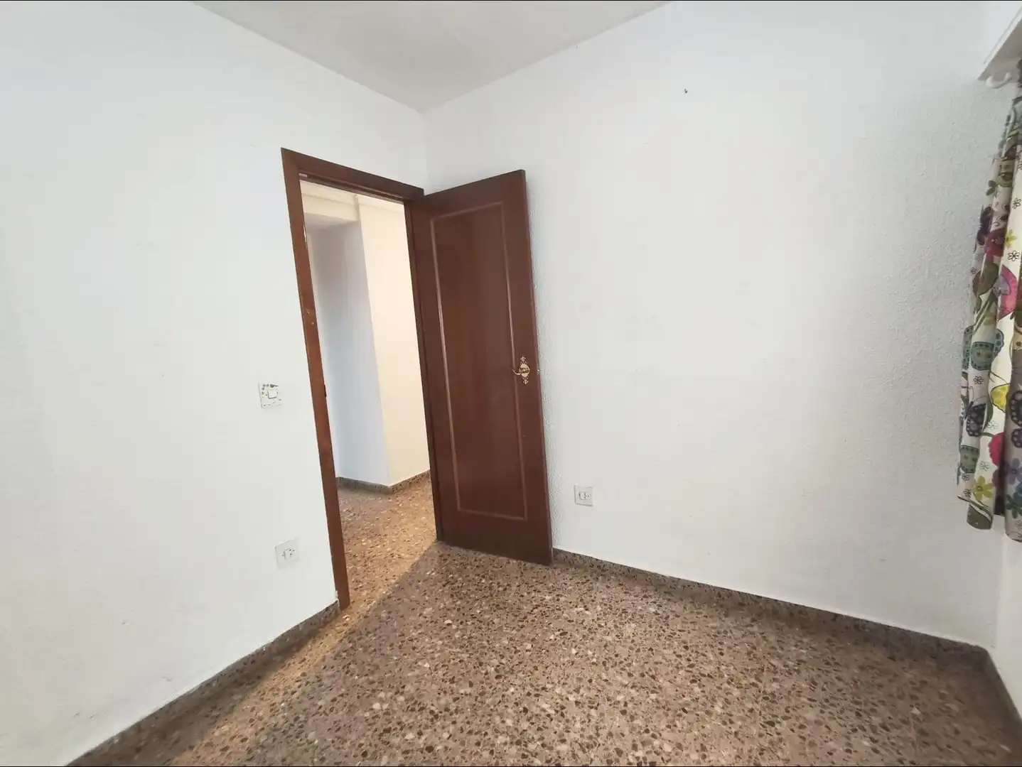 Bedroom of Flat for sale in Valencia  with Air Conditioner, Terrace and Balcony