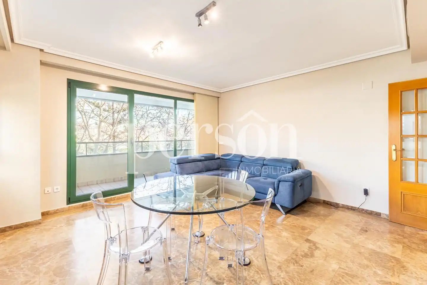 Living room of Flat for rent in  Valencia Capital  with Air Conditioner, Terrace and Furnished