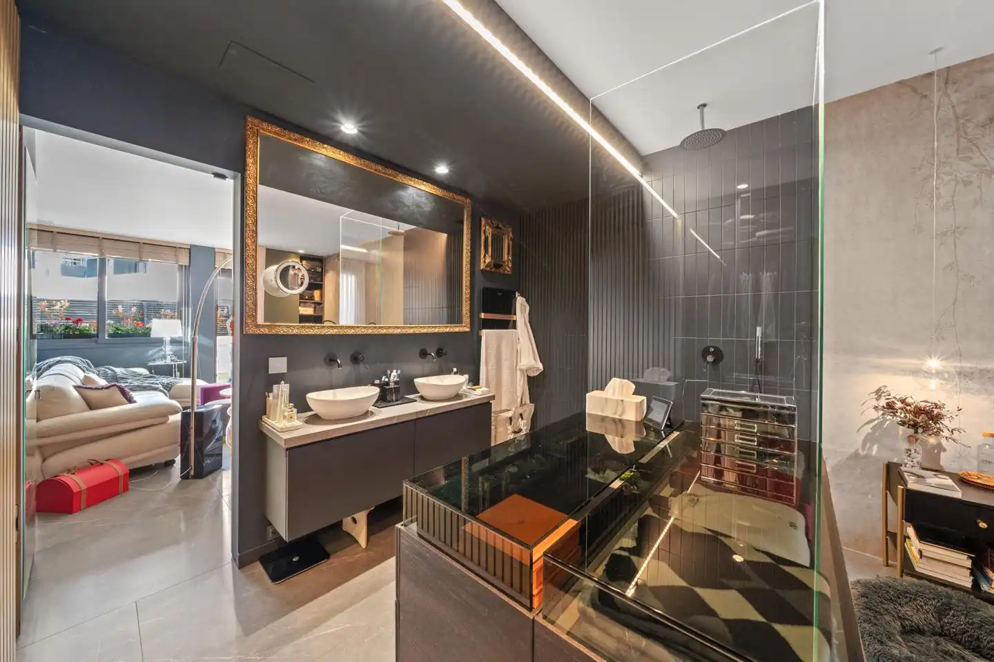 Badezimmer von Erdgeschoss zum Verkauf in Madrid mit Klimaanlage, Privatgarten und Terrasse
