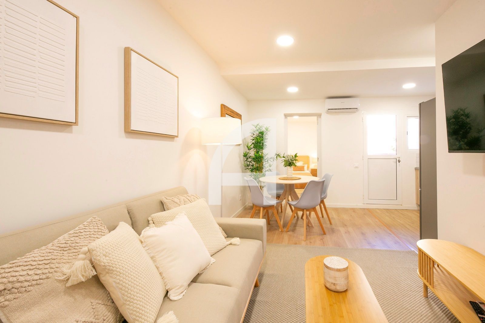 Sala d'estar de Pis de lloguer en  Barcelona Capital amb Terrassa i Moblat