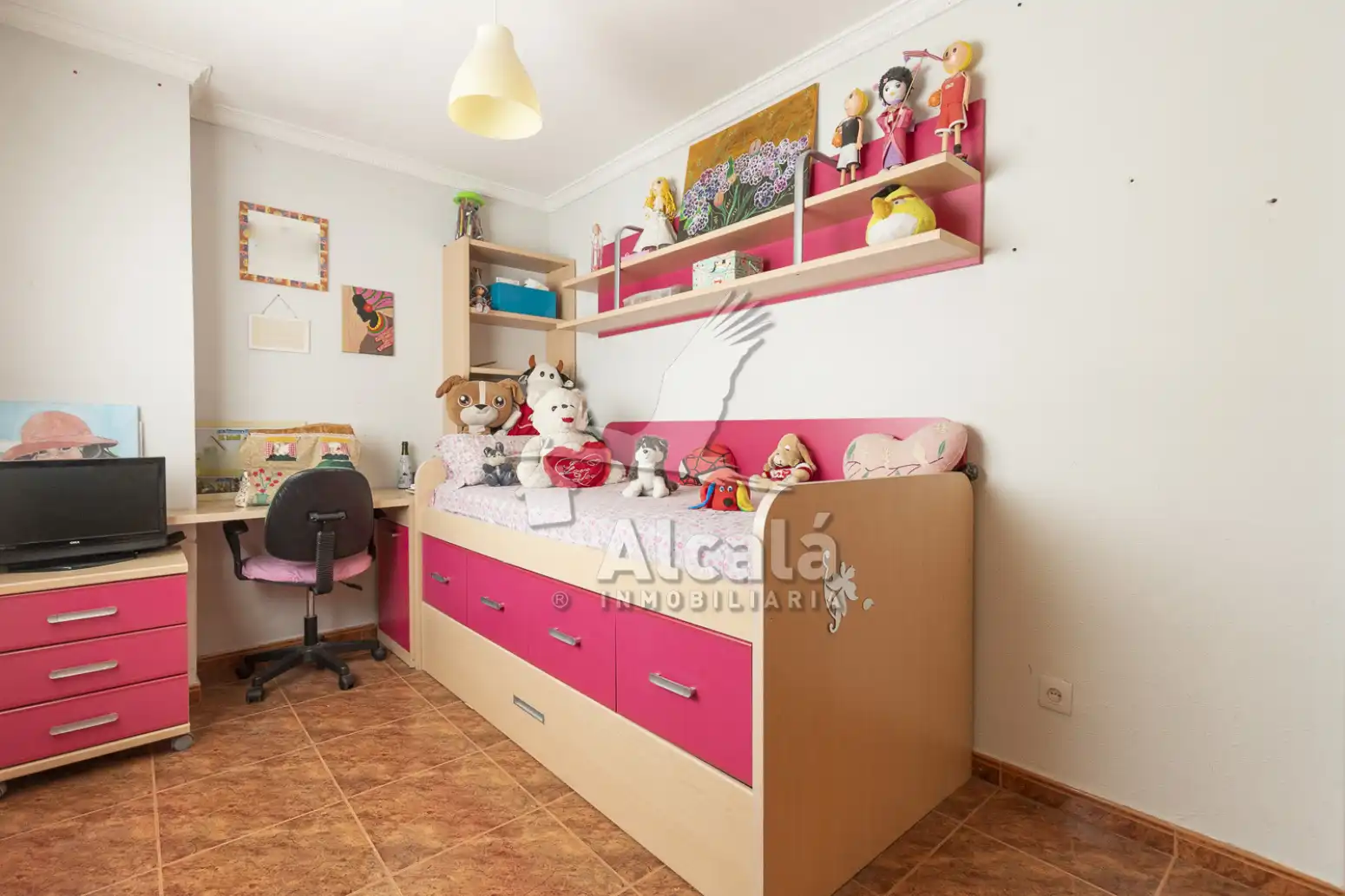 Habitación de Casa adosada en venta en Azuqueca de Henares con Aire acondicionado, Calefacción y Piscina