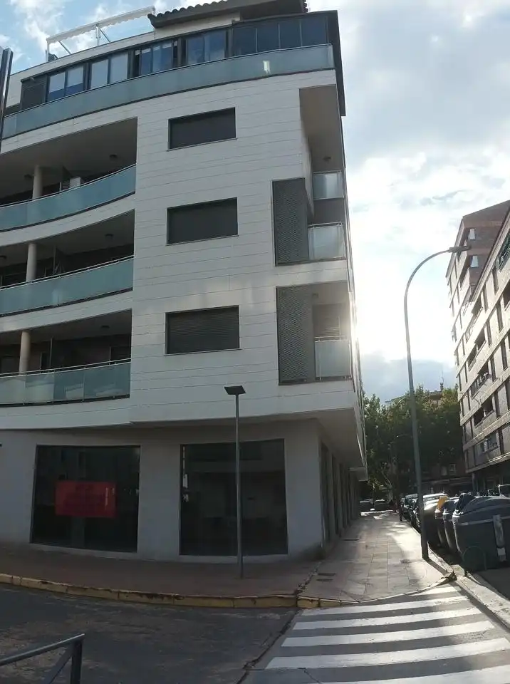 Local comercial en venda a Arquitecto Medarde, imagen 2