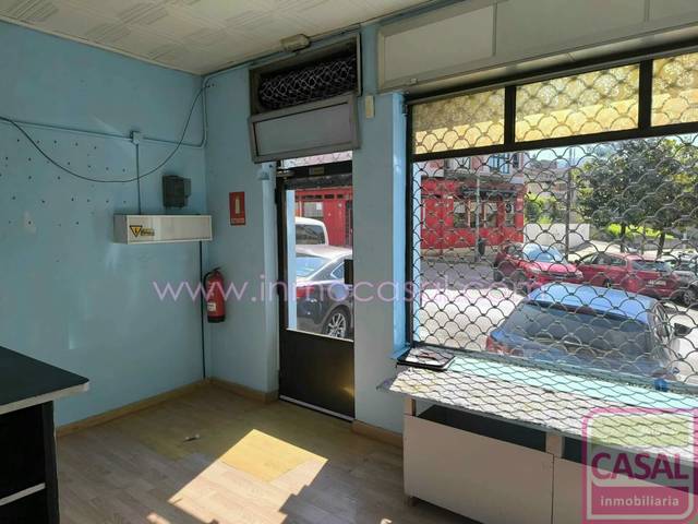 Local comercial en Venta en La Felguera