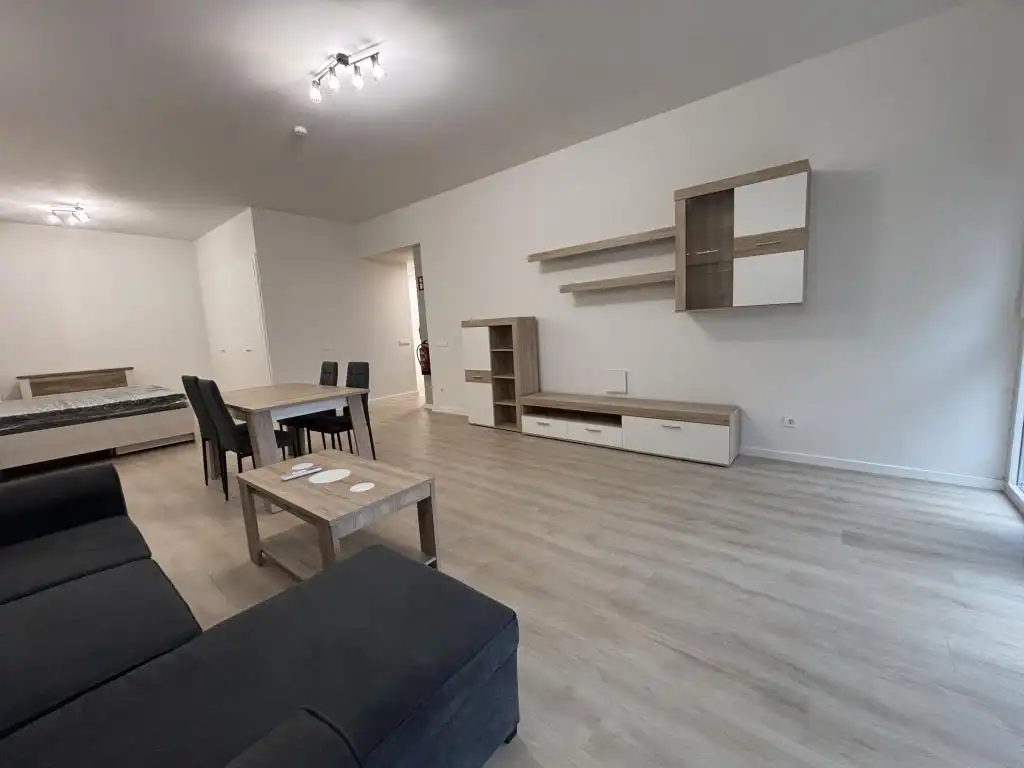 Sala d'estar de Estudi de lloguer en Madrid amb Aire condicionat, Moblat i Piscina comunitària