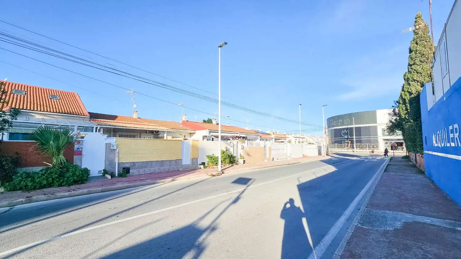 Vista exterior de Casa adosada en venda en Torrevieja amb Aire condicionat, Calefacció i Terrassa