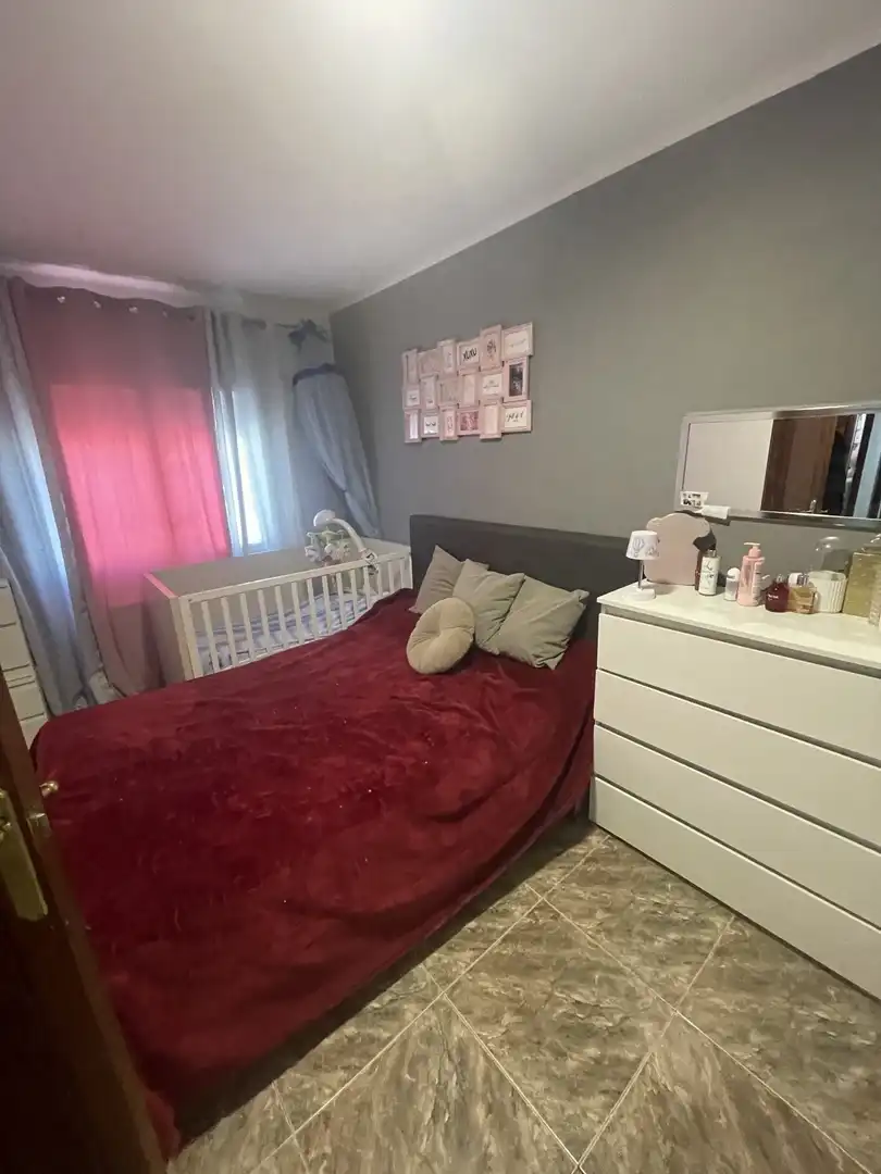 Habitación de Piso en venta en Girona con Calefacción
