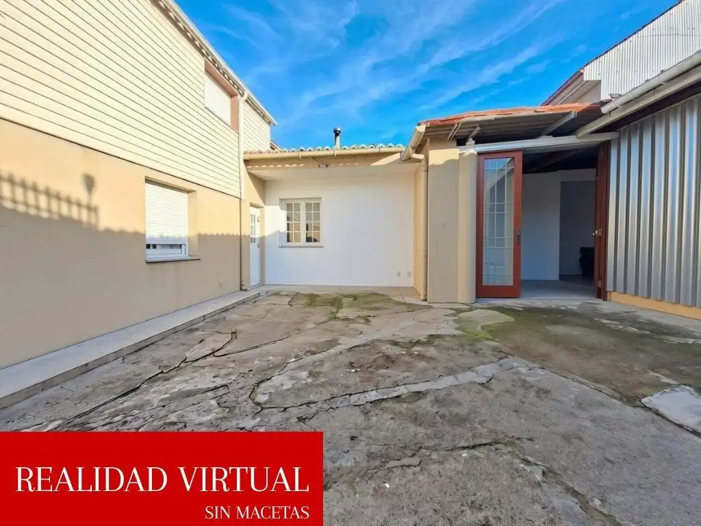 Vista exterior de Casa o xalet en venda en Vilanova de Arousa, Pontevedra