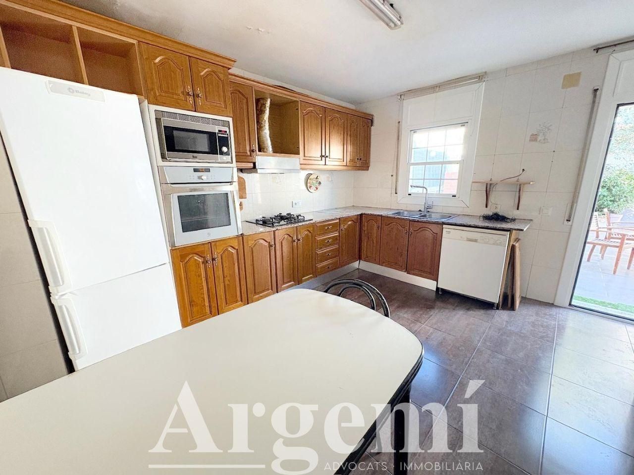 Kitchen of Single-family semi-detached for sale in Palau-solità i Plegamans  with Heating, Private garden and Swimming Pool