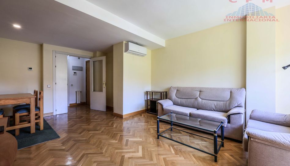 Piso de alquiler en Adelfas - Imagen 5