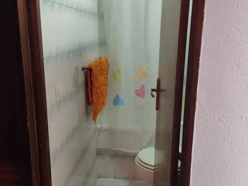 Badezimmer von Wohnung zur Miete in Plasencia mit Klimaanlage