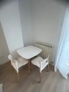 Menjador de Apartament de lloguer en León Capital  amb Calefacció, Parquet i Terrassa
