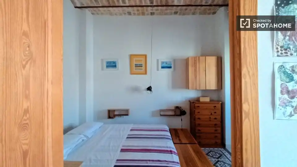 Room in Russafa