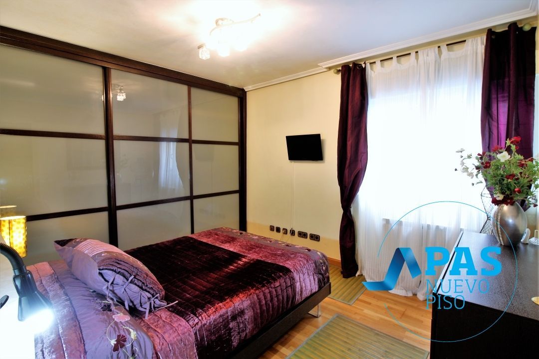 Bedroom of Flat for sale in Santander  with Heating and Furnished