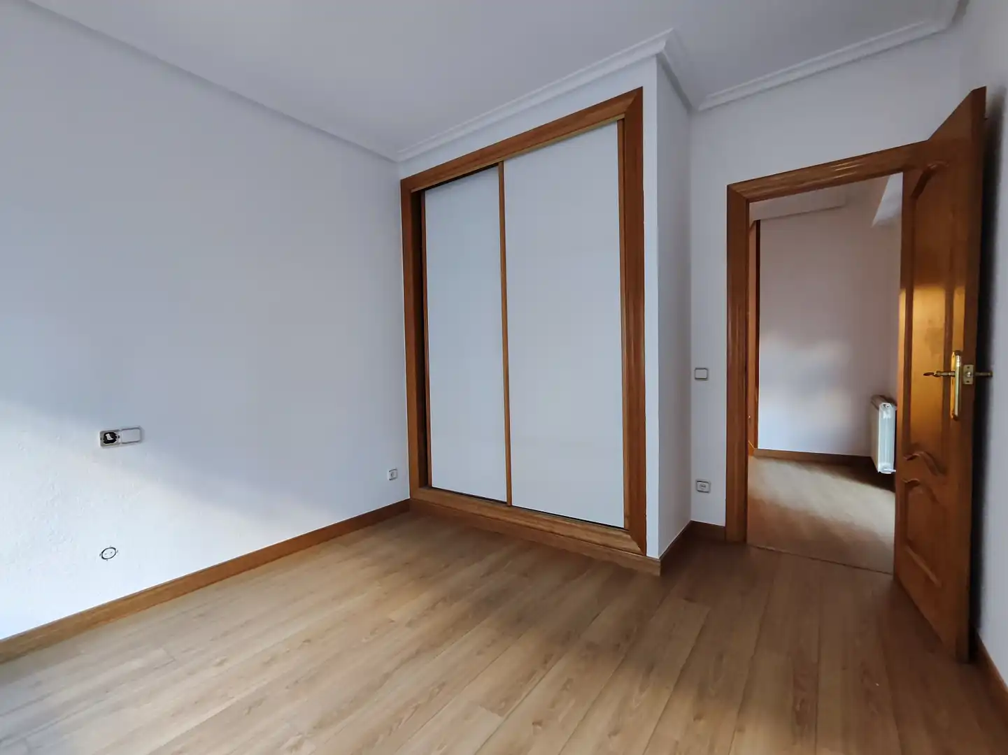Dormitori de Pis en venda en  Logroño amb Calefacció, Parquet i Balcó