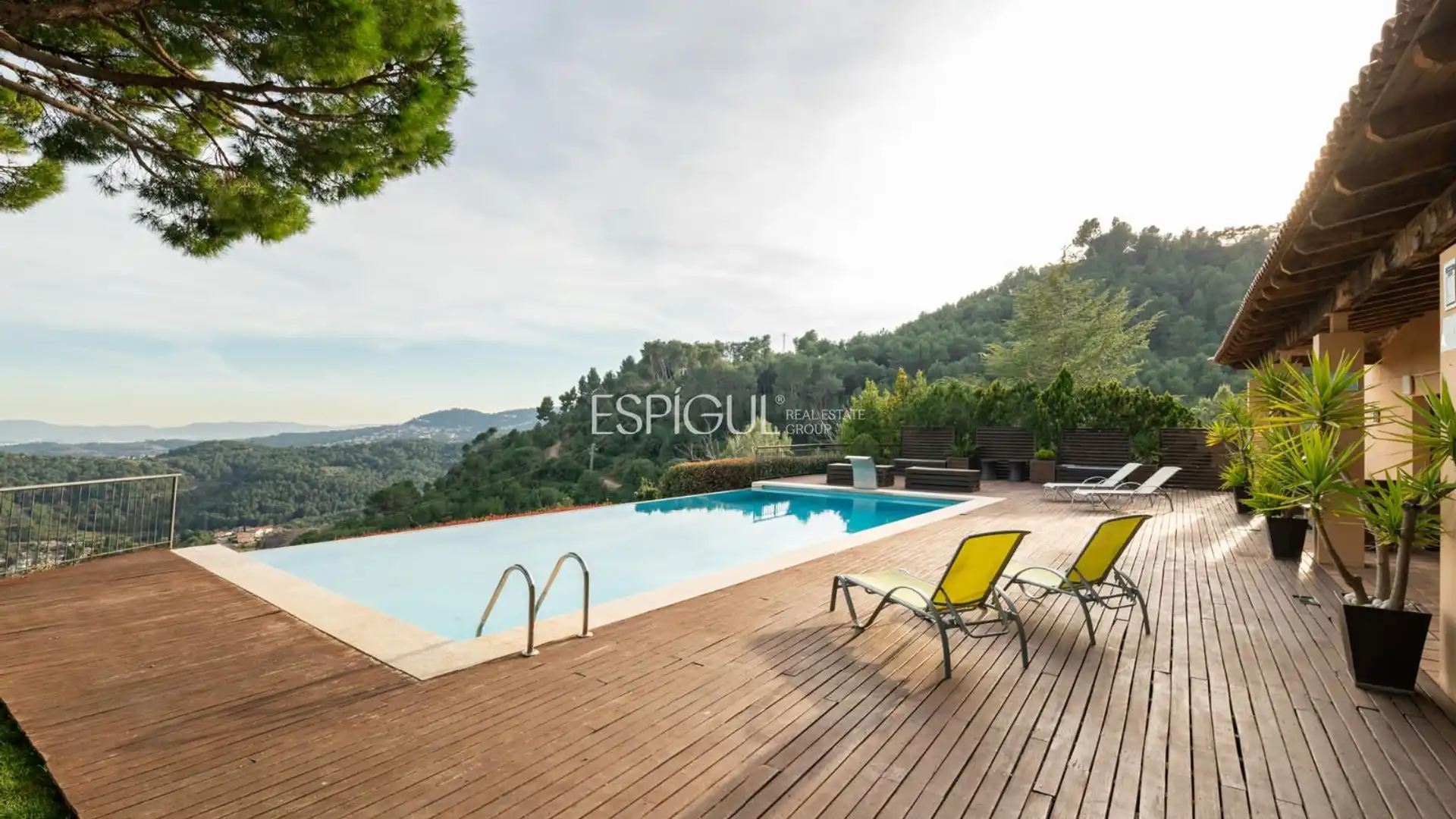 Piscina de Casa o xalet en venda en Sant Feliu de Codines amb Aire condicionat, Calefacció i Jardí privat