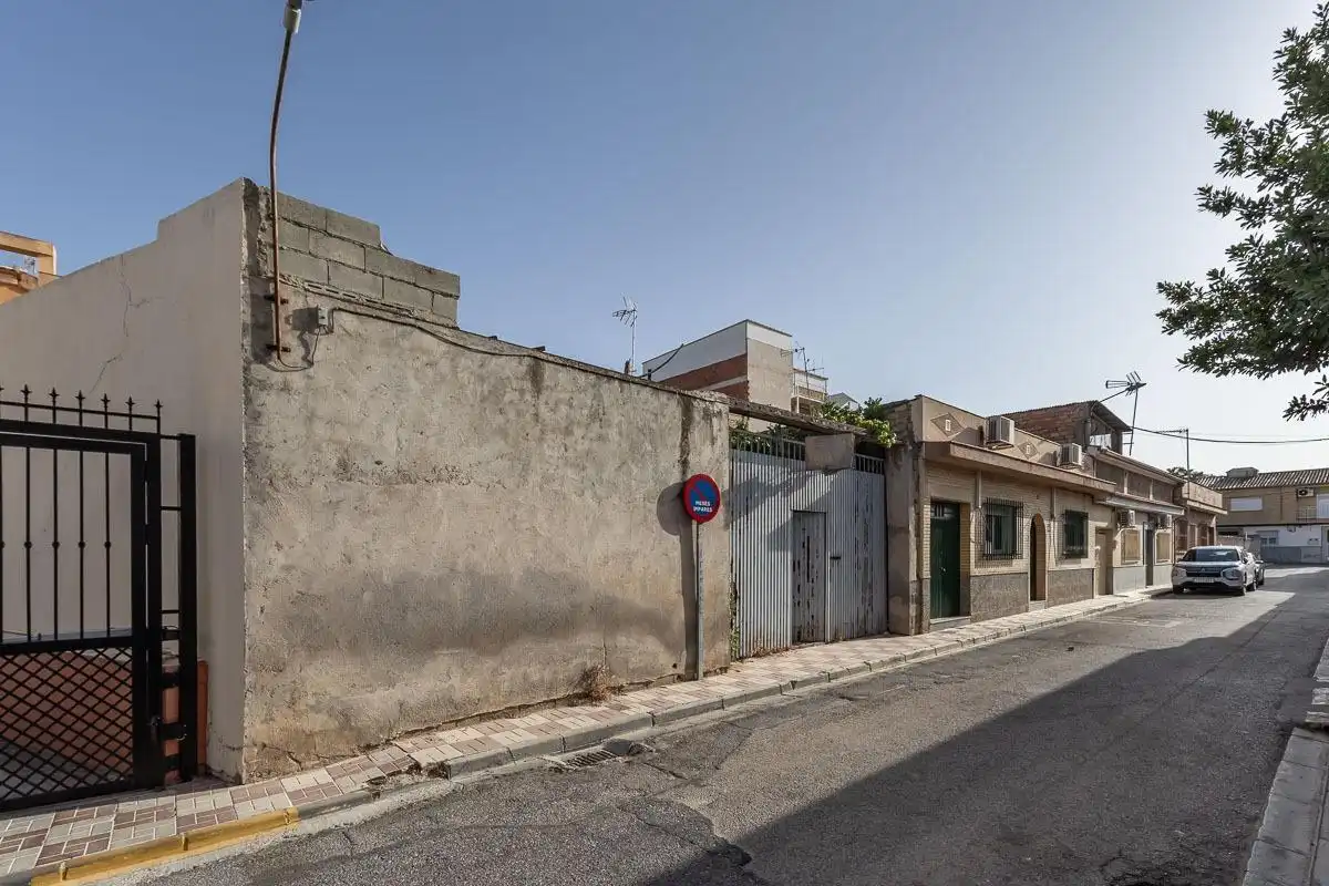 Residencial en venta en Calle del Perú, Albolote
