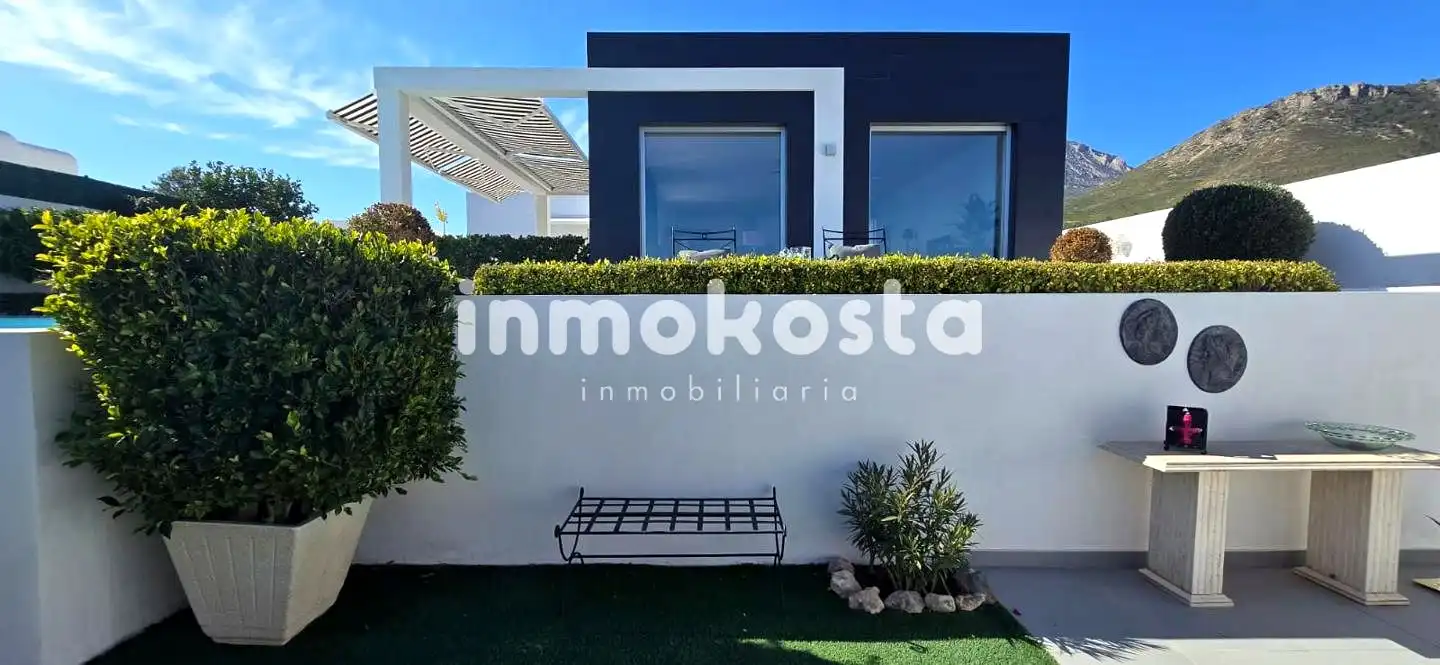 Vista exterior de Casa o xalet en venda en Polop amb Aire condicionat, Calefacció i Jardí privat