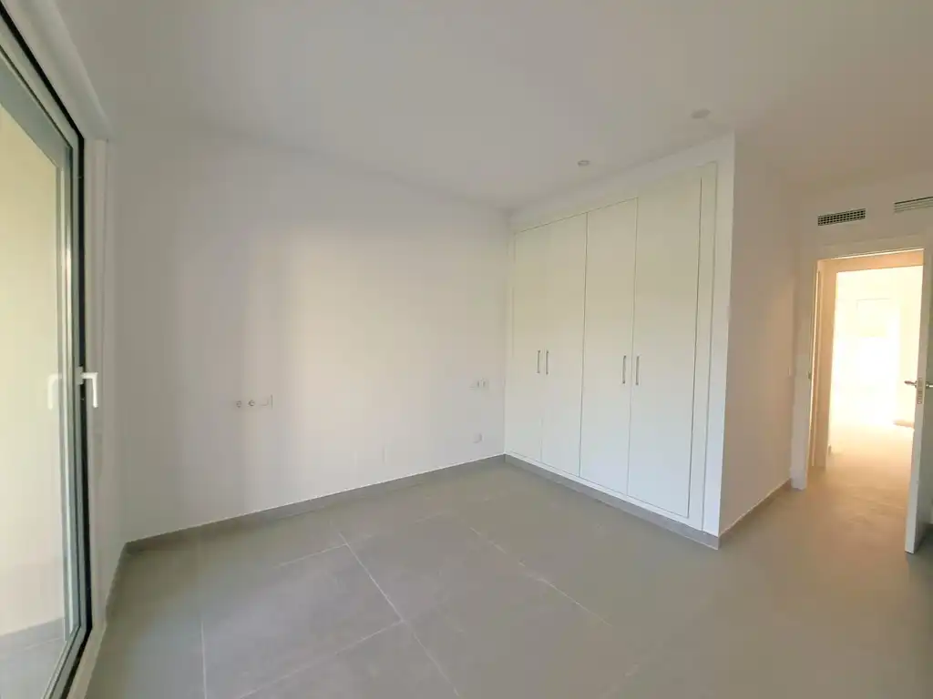 Habitación de Planta baja en venta en Dénia con Aire acondicionado, Calefacción y Jardín privado