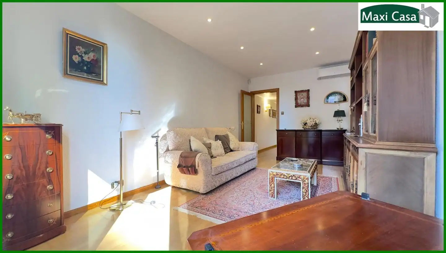 Sala de estar de Piso en venta en Barcelona con Aire acondicionado, Calefacción y Balcón