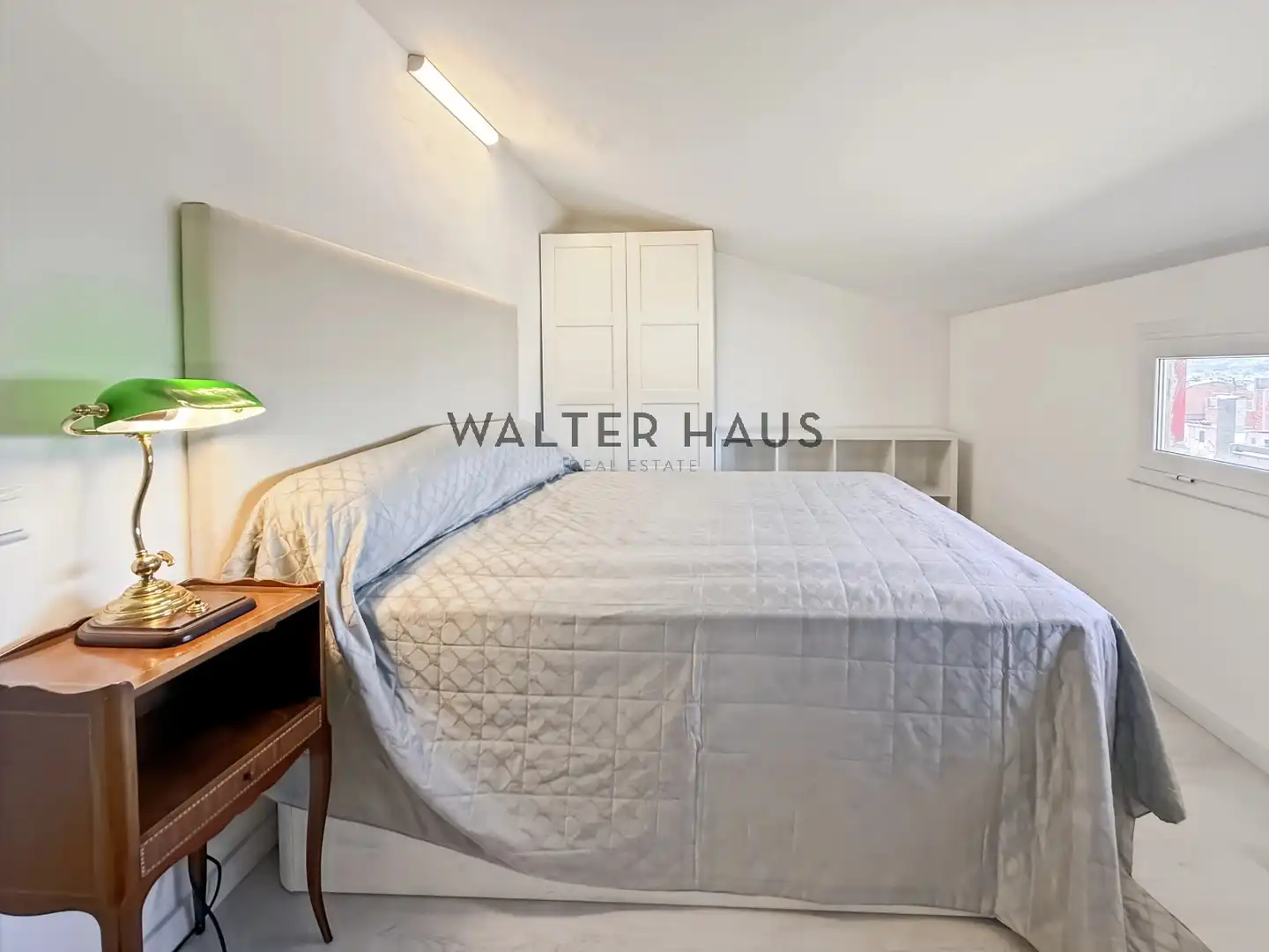 Habitación de Dúplex en venta en Barcelona con Aire acondicionado y Amueblado