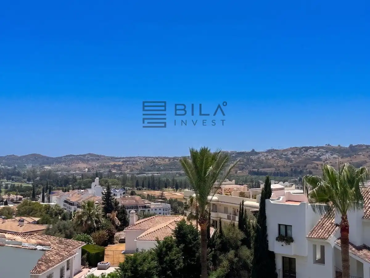 Vista exterior de Àtic en venda en Mijas amb Aire condicionat, Terrassa i Traster