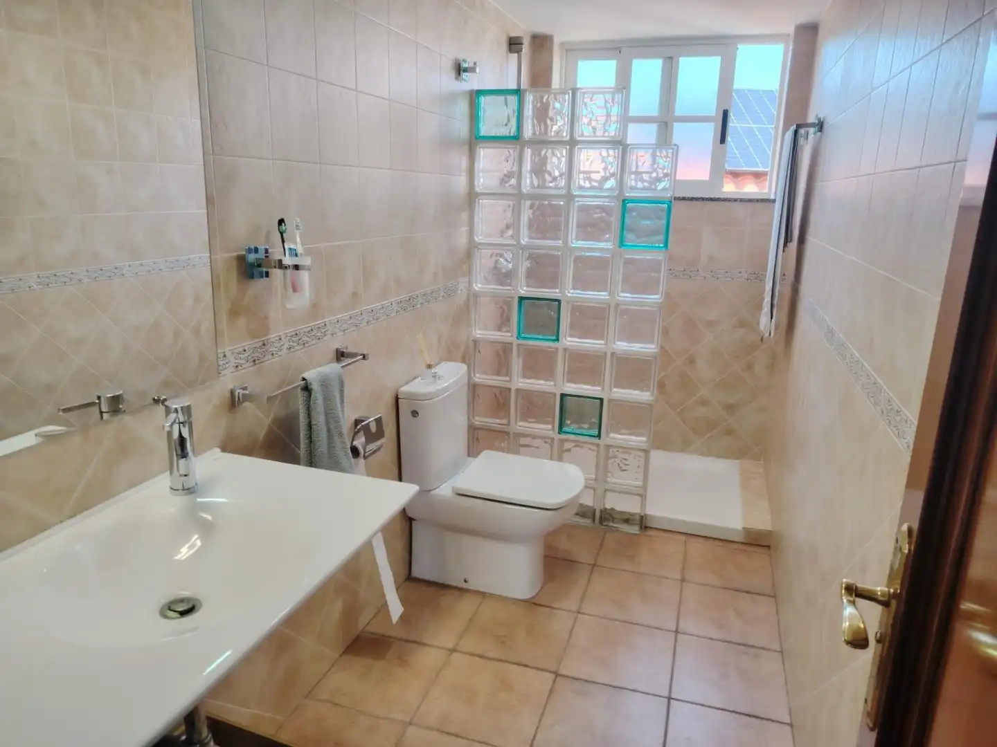 Bany de Casa o xalet en venda en O Rosal   amb Terrassa, Piscina i Balcó