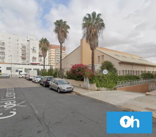 Local comercial en Venta en Calle del Licenciado en Nuevo Parque - Los Rosales - Tráfico Pesado