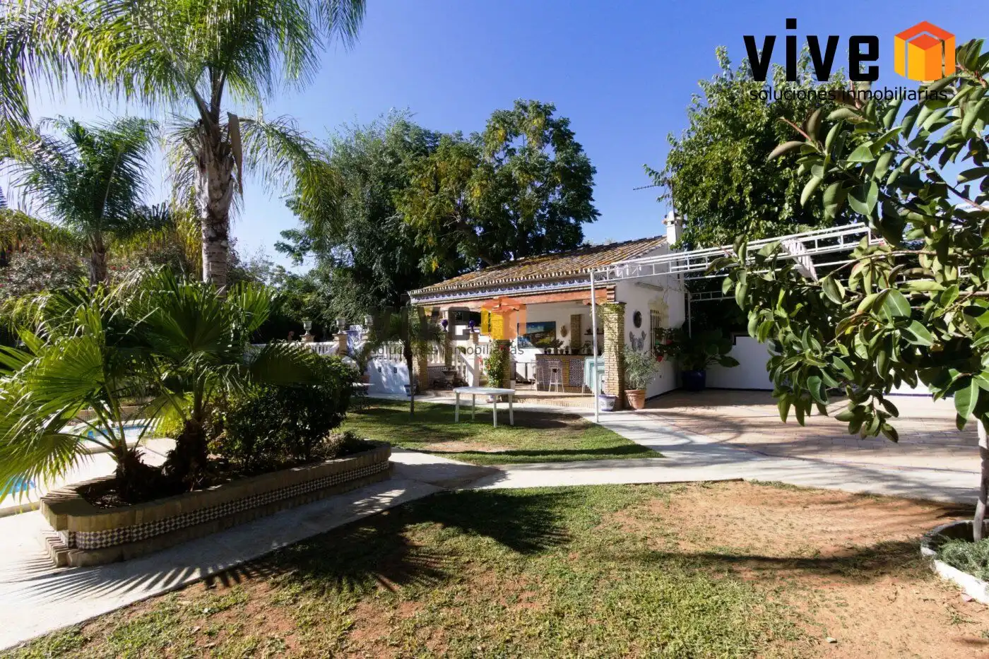 Garden of Houses for sale in Espartinas  with Air Conditioner, Heating and Terrace