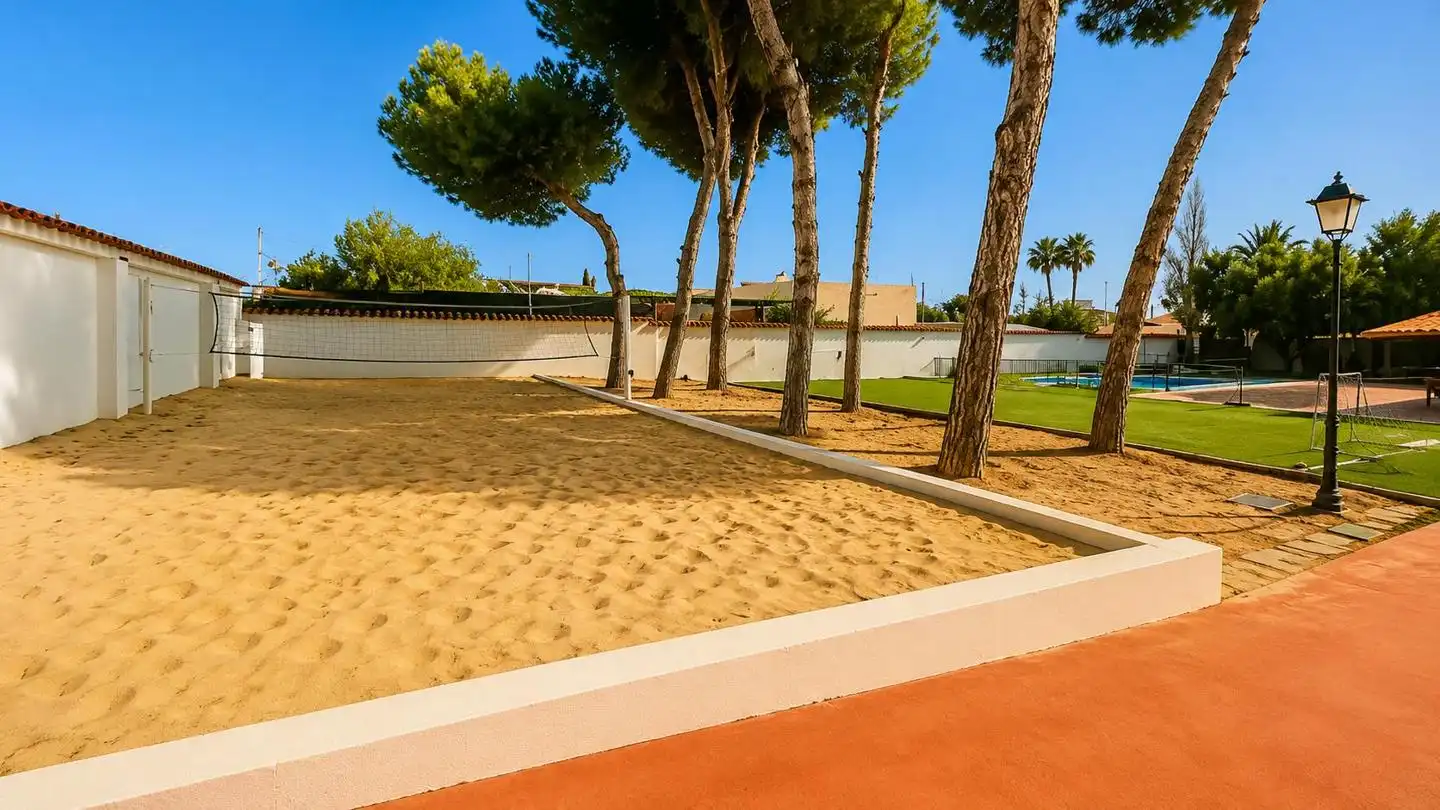 Vista exterior de Casa o chalet en venta en Santa Pola con Calefacción, Jardín privado y Parquet