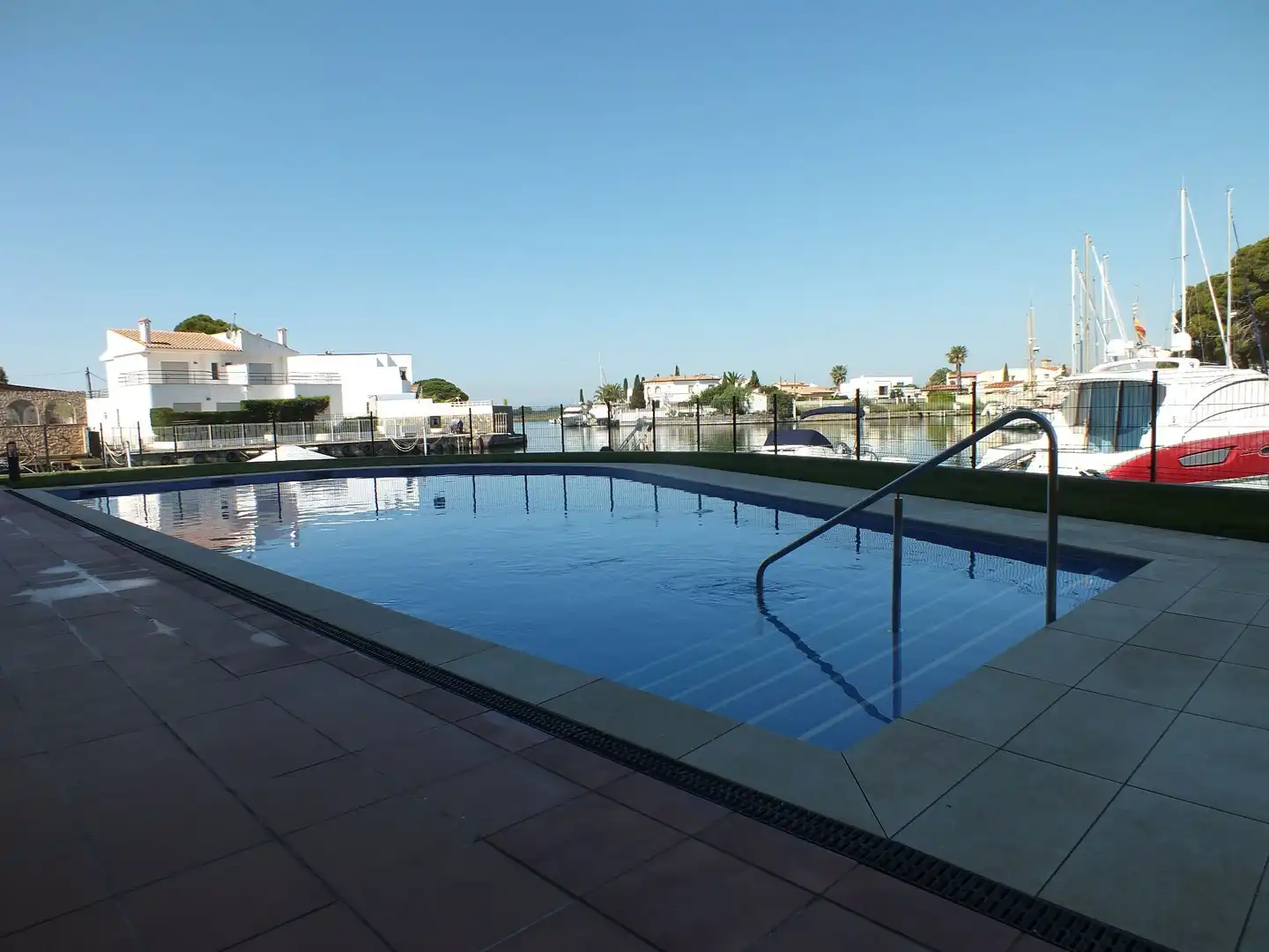 Piscina de Apartamento en venta en Roses con Aire acondicionado, Calefacción y Terraza