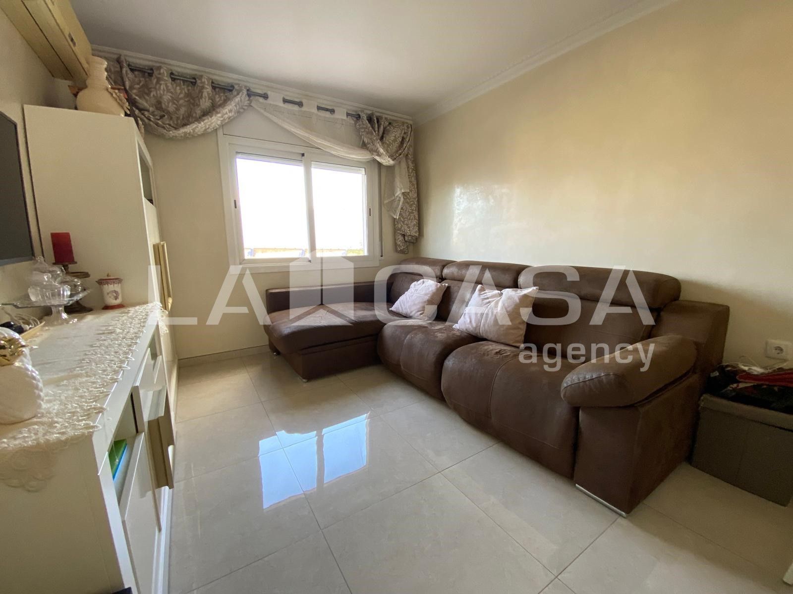 Living room of Flat for sale in Santa Coloma de Gramenet  with Balcony